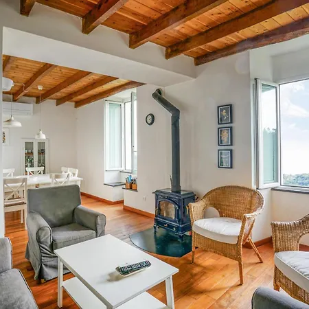 Lovely In With House Sea View